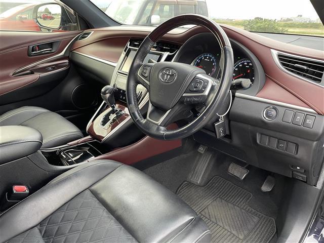 ハリアー プレミアム ◇ワンオーナー◇純正9インチSDナビゲーション・フルセグTV/CD/DVD/SD/Bluetooth◇フリップダウンモニター◇バックカメラ◇ビルトインETC◇パワーバックドア◇ハーフレザ(4枚目)