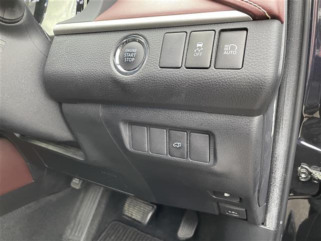 ハリアー プレミアム ◇ワンオーナー◇純正9インチSDナビゲーション・フルセグTV/CD/DVD/SD/Bluetooth◇フリップダウンモニター◇バックカメラ◇ビルトインETC◇パワーバックドア◇ハーフレザ(5枚目)