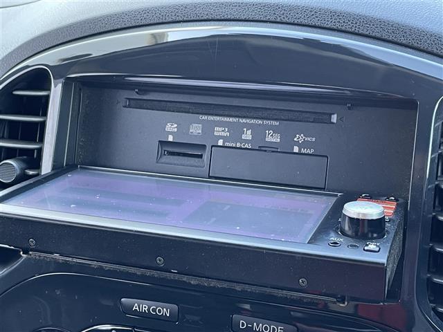 ジューク １５ＲＸ　タイプＶ　◇ワンオーナー◇純正ＳＤナビゲーション・フルセグＴＶ／ＣＤ／ＳＤ／Ｂｌｕｅｔｏｏｔｈ◇バックカメラ◇ＩＳＯＦＩＸ対応◇革巻きステアリング◇純正キセノンヘッドライト◇純正フォグランプ（8枚目）