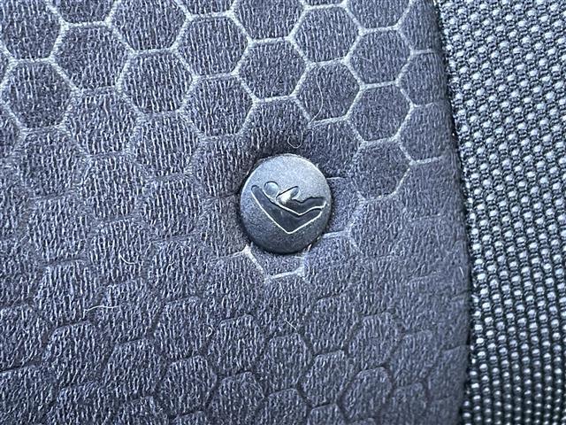 ジューク １５ＲＸ　タイプＶ　◇ワンオーナー◇純正ＳＤナビゲーション・フルセグＴＶ／ＣＤ／ＳＤ／Ｂｌｕｅｔｏｏｔｈ◇バックカメラ◇ＩＳＯＦＩＸ対応◇革巻きステアリング◇純正キセノンヘッドライト◇純正フォグランプ（18枚目）