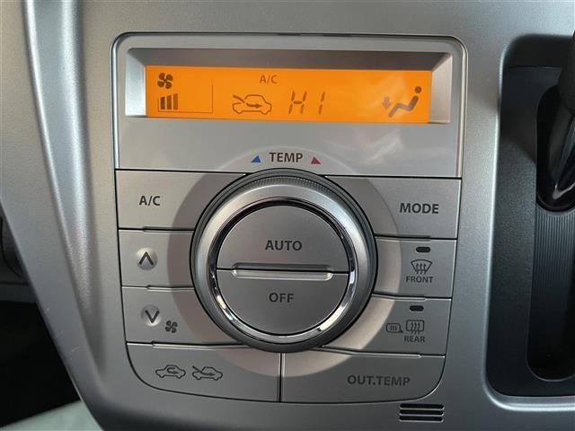 XS 純正ナビ フルセグTV Bluetooth CD/DVD レーダーブレーキサポート 誤発進抑制機能 シートヒーター HIDヘッドランプ 革巻きステアリング オートエアコン スマートキー ETC AUX(13枚目)