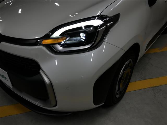 ハイブリッドZ 登録済未使用車 10.5インチディスプレイオーディオ パノラミックビュー モニター トヨタセーフティセンス レーダークルーズコントロール LEDヘッドランプ BSM 両側パワースライドドア ETC(22枚目)