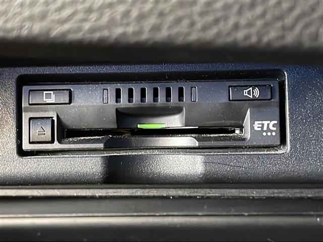 エレガンス GRスポーツ 純正9インチナビ サンルーフ トヨタセーフティセンス バックカメラ ETC ドラレコ レーダークルーズコントロール MTモード付AT ステアリングスイッチ 純正19インチアルミホイール フォグランプ(7枚目)