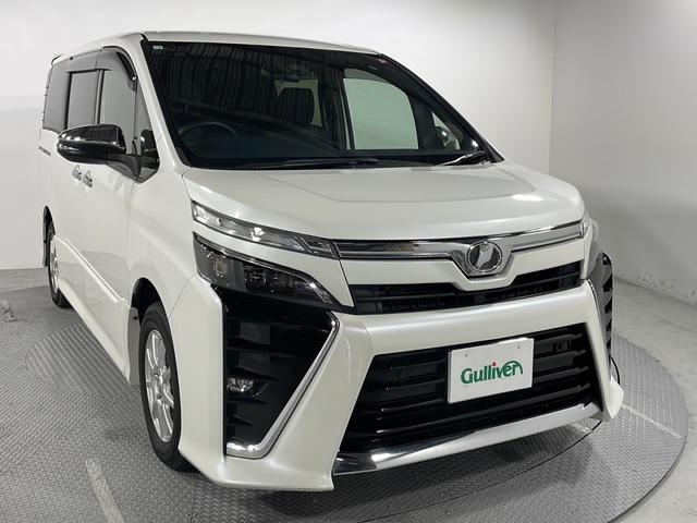 ヴォクシー ＺＳ　煌ＩＩ　禁煙　純正１０型ナビ　純正フリップダウンモニター　トヨタセーフティセンス　両側パワースライドドア　オートハイビーム　ビルトインＥＴＣ　バックモニター　リアオートエアコン　６スピーカー　ＨＤＭＩ　ＬＥＤ（45枚目）