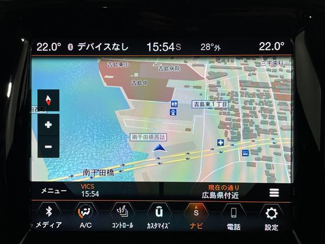 ジープ・コンパス リミテッド　サンルーフ　黒革　純正８．４型ナビ　ＡＬＰＩＮＥオーディオ　パワーバックドア　レーダークルーズ　衝突軽減ブレーキ　パワーシート　シートヒーター　パーキングアシスト　バックカメラ　ＥＴＣ２．０　フルセグ（4枚目）