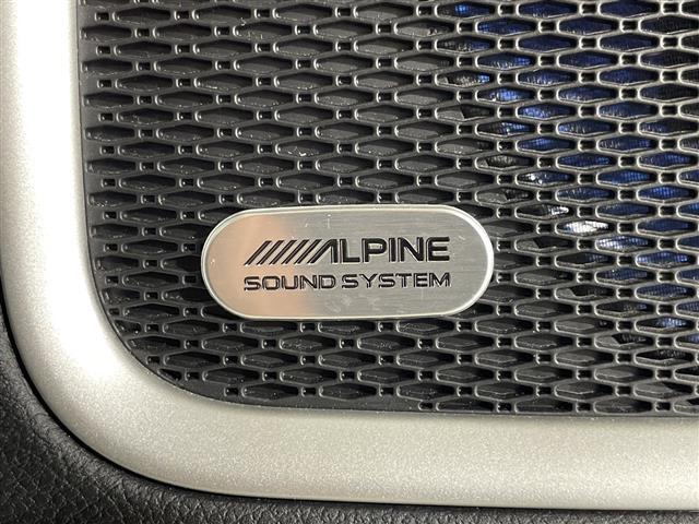 ジープ・コンパス リミテッド　サンルーフ　黒革　純正８．４型ナビ　ＡＬＰＩＮＥオーディオ　パワーバックドア　レーダークルーズ　衝突軽減ブレーキ　パワーシート　シートヒーター　パーキングアシスト　バックカメラ　ＥＴＣ２．０　フルセグ（12枚目）