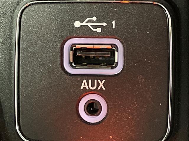 ジープ・コンパス リミテッド　サンルーフ　黒革　純正８．４型ナビ　ＡＬＰＩＮＥオーディオ　パワーバックドア　レーダークルーズ　衝突軽減ブレーキ　パワーシート　シートヒーター　パーキングアシスト　バックカメラ　ＥＴＣ２．０　フルセグ（33枚目）