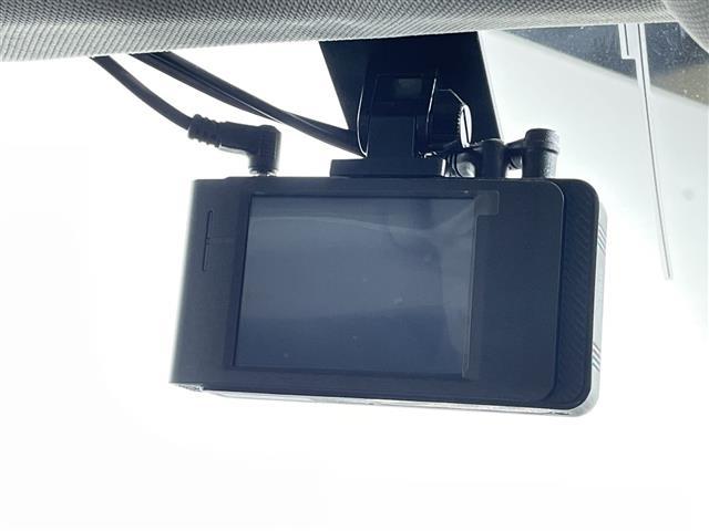 ジープ・コンパス リミテッド　サンルーフ　黒革　純正８．４型ナビ　ＡＬＰＩＮＥオーディオ　パワーバックドア　レーダークルーズ　衝突軽減ブレーキ　パワーシート　シートヒーター　パーキングアシスト　バックカメラ　ＥＴＣ２．０　フルセグ（34枚目）