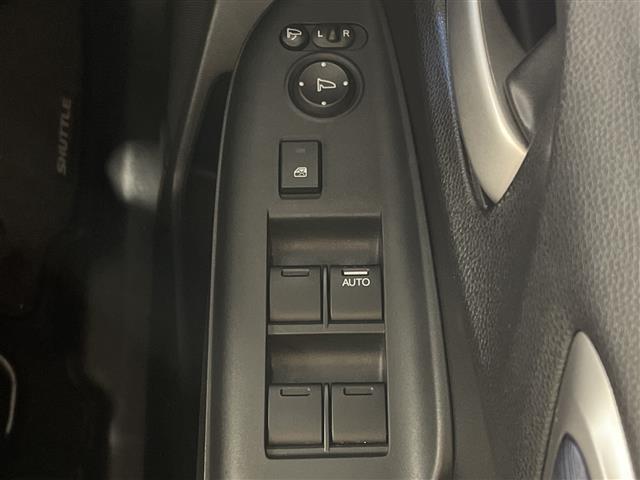 シャトル ハイブリッドＸ　純正ナビ　バックカメラ　ＥＴＣ　パドルシフト　クルーズコントロール　衝突軽減　オートライト　ＬＥＤヘッドライト　純正フロアマット　スマートキー　ハーフレザーシート　ＣＤ　ＴＶ　純正ホイールキャップ（38枚目）