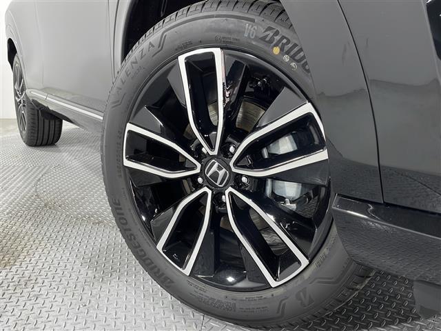 ヴェゼル ｅ：ＨＥＶ　Ｚ　登録済未使用車　純正９型ナビ　電動リアゲート　レーダークルーズ　衝突軽減ブレーキ　シートヒーター　ステアリングヒーター　オートハイビーム　ダウンヒルアシストコントロール　ＥＴＣ２．０　ワイヤレス充電（17枚目）