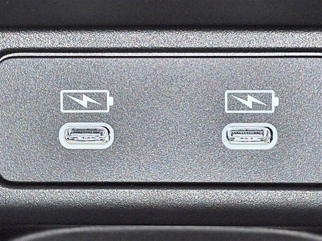 ヴェゼル ｅ：ＨＥＶ　Ｚ　登録済未使用車　純正９型ナビ　電動リアゲート　レーダークルーズ　衝突軽減ブレーキ　シートヒーター　ステアリングヒーター　オートハイビーム　ダウンヒルアシストコントロール　ＥＴＣ２．０　ワイヤレス充電（41枚目）