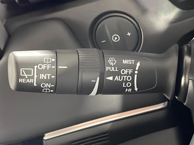 ヴェゼル ｅ：ＨＥＶ　Ｚ　登録済未使用車　純正９型ナビ　電動リアゲート　レーダークルーズ　衝突軽減ブレーキ　シートヒーター　ステアリングヒーター　オートハイビーム　ダウンヒルアシストコントロール　ＥＴＣ２．０　ワイヤレス充電（44枚目）
