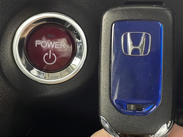 シャトル ハイブリッドX 純正ナビ バックカメラ クルーズコントロール ETC ドライブレコーダー フルセグTV Bluetooth スマートキー ステアリングスイッチ パドルシフト LEDヘッドランプ ハーフレザー フォグ(6枚目)