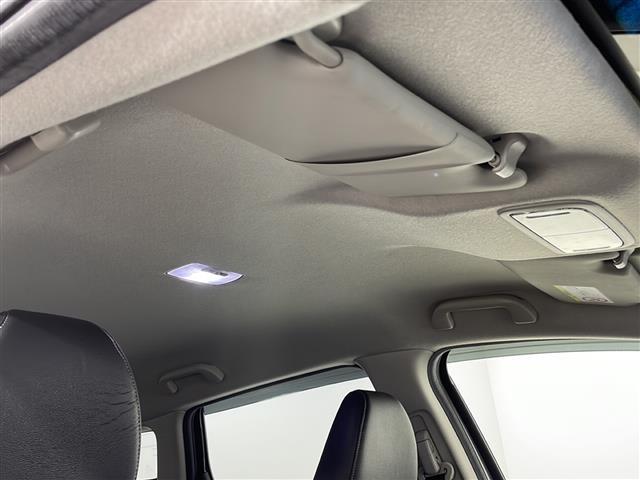 シャトル ハイブリッドX 純正ナビ バックカメラ クルーズコントロール ETC ドライブレコーダー フルセグTV Bluetooth スマートキー ステアリングスイッチ パドルシフト LEDヘッドランプ ハーフレザー フォグ(17枚目)