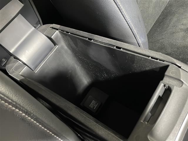 シャトル ハイブリッドX 純正ナビ バックカメラ クルーズコントロール ETC ドライブレコーダー フルセグTV Bluetooth スマートキー ステアリングスイッチ パドルシフト LEDヘッドランプ ハーフレザー フォグ(42枚目)