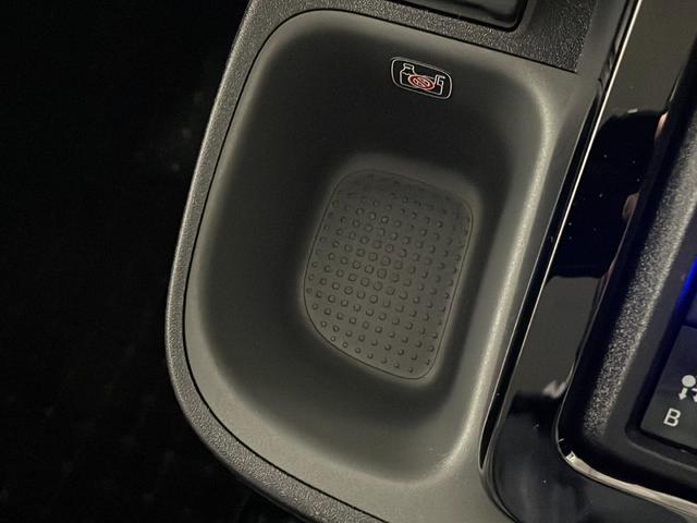 シエンタ ハイブリッドZ 純正10.5型ディスプレイオーディオ 全周囲カメラ 両側パワースライドドア レーダークルーズ 衝突軽減ブレーキ 純正15インチAW ブラインドスポットモニター 1500W電源 フルセグTV ETC(51枚目)