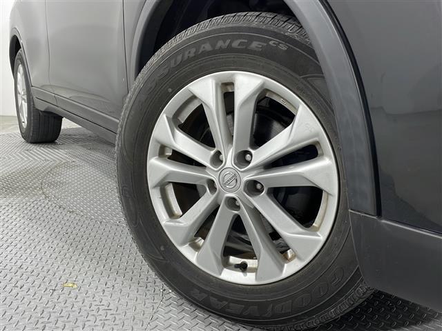 エクストレイル ２０Ｘｔ　エマージェンシーブレーキパッケージ　純正ナビ　アラウンドビューモニター　ブラインドスポットモニター　シートヒーター　電動リア　ＥＴＣ　ＬＥＤヘッドライト　クルーズコントロール　ＤＶＤ　エマージェンシーブレーキ　レーンキープ　フォグランプ（18枚目）