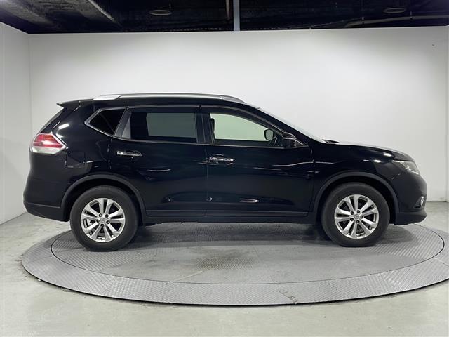 エクストレイル ２０Ｘｔ　エマージェンシーブレーキパッケージ　純正ナビ　アラウンドビューモニター　ブラインドスポットモニター　シートヒーター　電動リア　ＥＴＣ　ＬＥＤヘッドライト　クルーズコントロール　ＤＶＤ　エマージェンシーブレーキ　レーンキープ　フォグランプ（25枚目）