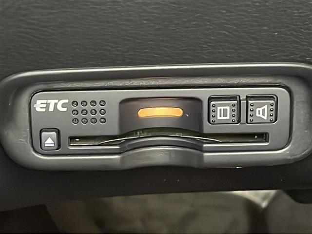 ヴェゼル ハイブリッド　純正ナビ　バックカメラ　レーダークルーズコントロール　パドルシフト　チップアップシート　レーンキープ　　オートライト　衝突軽減システム　ＬＥＤヘッドランプ　フォグランプ　Ｂｌｕｅｔｏｏｔｈ　ＥＴＣ（13枚目）