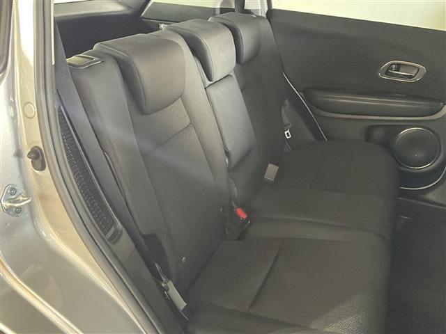 ヴェゼル ハイブリッド　純正ナビ　バックカメラ　レーダークルーズコントロール　パドルシフト　チップアップシート　レーンキープ　　オートライト　衝突軽減システム　ＬＥＤヘッドランプ　フォグランプ　Ｂｌｕｅｔｏｏｔｈ　ＥＴＣ（15枚目）