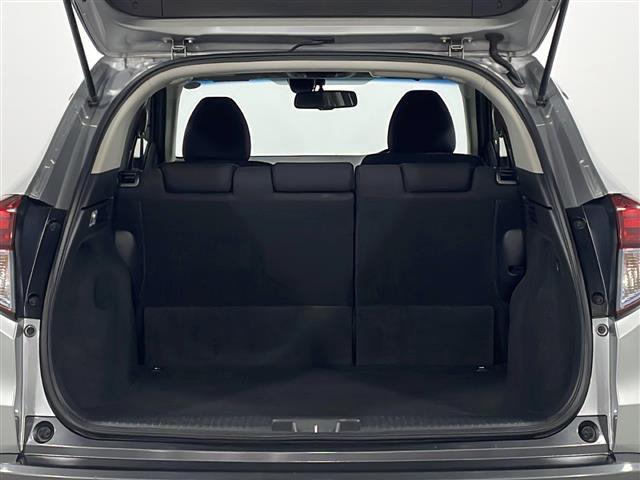 ヴェゼル ハイブリッド　純正ナビ　バックカメラ　レーダークルーズコントロール　パドルシフト　チップアップシート　レーンキープ　　オートライト　衝突軽減システム　ＬＥＤヘッドランプ　フォグランプ　Ｂｌｕｅｔｏｏｔｈ　ＥＴＣ（16枚目）