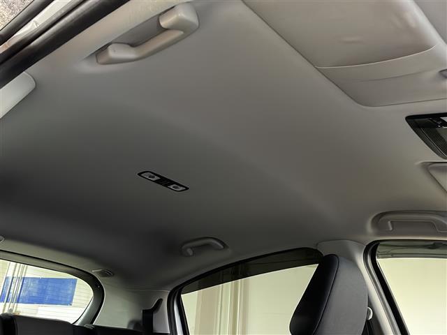 ヴェゼル ハイブリッド　純正ナビ　バックカメラ　レーダークルーズコントロール　パドルシフト　チップアップシート　レーンキープ　　オートライト　衝突軽減システム　ＬＥＤヘッドランプ　フォグランプ　Ｂｌｕｅｔｏｏｔｈ　ＥＴＣ（17枚目）