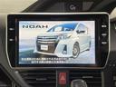 ノア Ｓｉ　Ｇ’ｓ　禁煙　純正１０型ナビ　フルセグＴＶ　バックカメラ　Ｇｓ仕様　両側パワースライドドア　セーフティセンスＣ　プリクラッシュセーフティシステム　レーンディパーチャーアラート　オートマチックハイビーム　ＥＴＣ（4枚目）