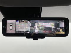 【インテリジェントルームミラー】リアカメラの画像を液晶モニター（ルームミラー）に写して、後部座席の人で視界が遮られたり、夜間や悪天候の時なども、クリアな後方視界を確保するため安心です。 6