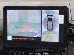 【パノラミックビューモニター】クルマを真上から見下ろした視点で駐車をサポートします！クルマの斜め後ろや真横など、いち早く障害物に気が付くことができます。 5