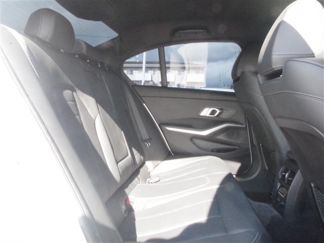 3シリーズ 320d xDrive Mスポーツ ハイラインPKG インテリジェントセーフティ LDW LCW ACC純正HDDナビ社外TVチュー ナー バックカメラ PDC 黒革シートパワーシート シートヒーター ヘッドアップD LEDライト(22枚目)
