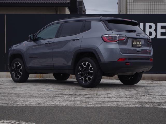 ジープ・コンパス トレイルホーク 純正メモリナビ 社外DVD DSRC ACC LKA BSM バックカメラ PDC 前後ドラレコ キセノンライト アクティブパークセンス(12枚目)