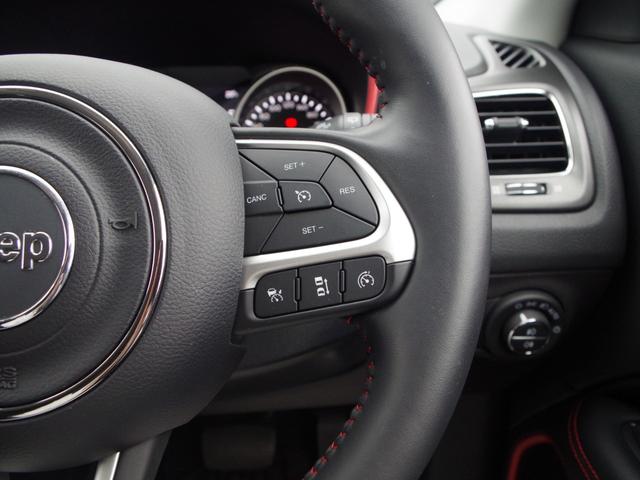 ジープ・コンパス トレイルホーク 純正メモリナビ 社外DVD DSRC ACC LKA BSM バックカメラ PDC 前後ドラレコ キセノンライト アクティブパークセンス(18枚目)