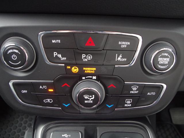 ジープ・コンパス トレイルホーク 純正メモリナビ 社外DVD DSRC ACC LKA BSM バックカメラ PDC 前後ドラレコ キセノンライト アクティブパークセンス(23枚目)