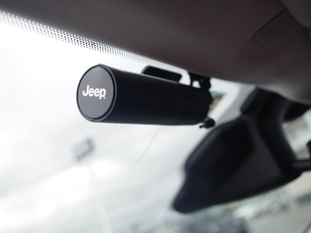 ジープ・コンパス トレイルホーク 純正メモリナビ 社外DVD DSRC ACC LKA BSM バックカメラ PDC 前後ドラレコ キセノンライト アクティブパークセンス(29枚目)