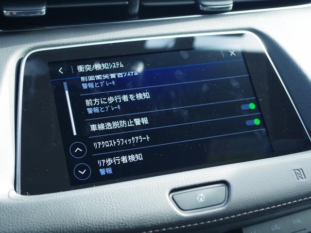 プレミアム　ブラックレザーシート　クルーズコントロール　ＢＯＳＥサウンド　全方位カメラ　ＣａｒＰｌａｙ　パークディスタンスコントロール　ブラインドスポットモニター　ＡＷ／グリル／クロスバーブラック塗装　ＥＴＣ(10枚目)