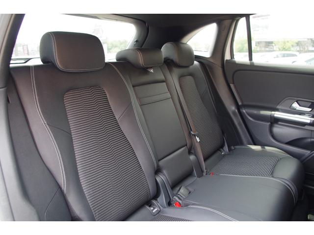 ＧＬＡクラス ＧＬＡ２００ｄ　４マチック　ブラックハーフレザーシート　アダプティブクルーズコントロール　レーダーセーフティパッケージ　パークセンサー　ブラインドスポットモニター　全周囲カメラ　ＥＴＣ　フルセグＴＶ　シートヒーター（27枚目）