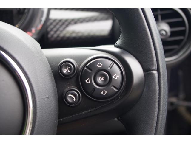 ＭＩＮＩ クーパーＳ　アダプティブクルーズコントロール　インテリジェントセーフティ　ペッパーパッケージ　コンフォートアクセス　パークディスタンスコントロール　Ｂカメラ　純正ナビ　ＥＴＣ　ドラレコ　ＯＰ１７インチブラックＡＷ（7枚目）