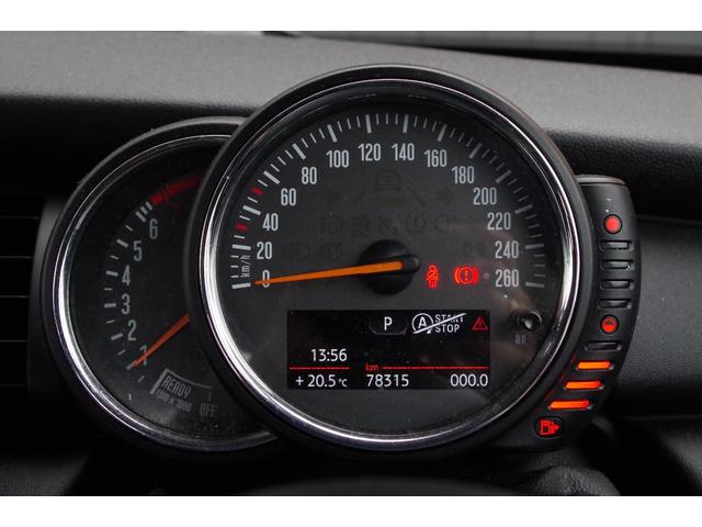 ＭＩＮＩ ワン　バックカメラ　パークディスタンスＣ　Ｂｌｕｅｔｏｏｔｈ　ワンセグ　ｉＤｒｉｖｅナビ　ＥＴＣ　オートライト　社外１６インチＡＷ　フロントフォグ　アイドリングストップ　横滑り防止装置　ＭＴモード付（6枚目）