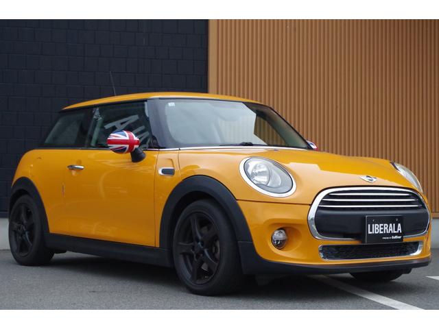 ＭＩＮＩ ワン　バックカメラ　パークディスタンスＣ　Ｂｌｕｅｔｏｏｔｈ　ワンセグ　ｉＤｒｉｖｅナビ　ＥＴＣ　オートライト　社外１６インチＡＷ　フロントフォグ　アイドリングストップ　横滑り防止装置　ＭＴモード付（28枚目）