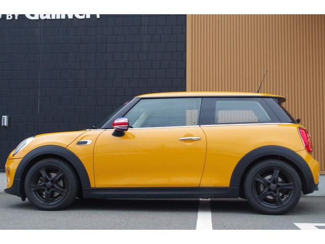 ＭＩＮＩ ワン　バックカメラ　パークディスタンスＣ　Ｂｌｕｅｔｏｏｔｈ　ワンセグ　ｉＤｒｉｖｅナビ　ＥＴＣ　オートライト　社外１６インチＡＷ　フロントフォグ　アイドリングストップ　横滑り防止装置　ＭＴモード付（31枚目）