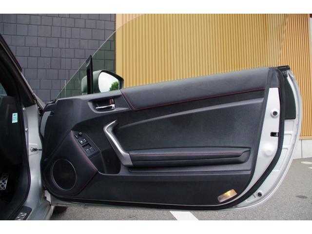 ８６ ＧＴ　２万キロ代　バックカメラ　純正ナビ（ＮＨＺＡ－Ｗ６１Ｇ）　ＥＴＣ　ＴＶ　Ｂｌｕｅｔｏｏｔｈ　ＭＴモード付　ＨＩＤヘッドライト　ＣＤ／ＤＶＤ再生可　純正１７インチアルミホイール　スマートキー（24枚目）
