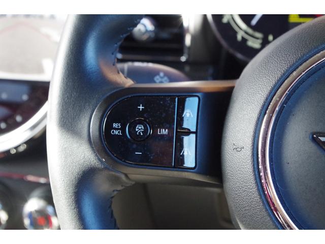 MINI クーパーD クラブマン レッドレザー調カバー アダプティブクルーズコントロール インテリジェントセーフティ ペッパーパッケージ パークディスタンコントロール コンフォートアクセス バックカメラ iDriveナビ ETC(6枚目)