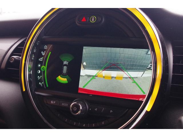 ＭＩＮＩ クーパー　アダプティブクルーズコントロール　インテリジェントセーフティ　ペッパーパッケージ　ヘッドアップディスプレイ　パークディスタンスコントロール　バックカメラ　純正ナビ　ドラレコ　ＥＴＣ　ＬＥＤヘッドライト（10枚目）