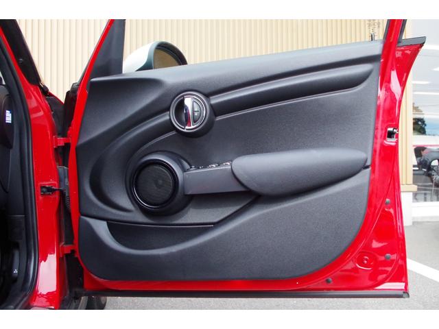 ＭＩＮＩ クーパー　アダプティブクルーズコントロール　インテリジェントセーフティ　ペッパーパッケージ　ヘッドアップディスプレイ　パークディスタンスコントロール　バックカメラ　純正ナビ　ドラレコ　ＥＴＣ　ＬＥＤヘッドライト（22枚目）