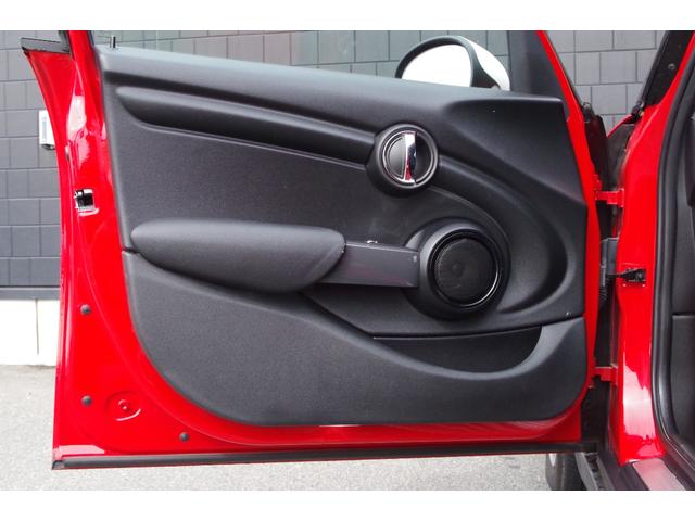 ＭＩＮＩ クーパー　アダプティブクルーズコントロール　インテリジェントセーフティ　ペッパーパッケージ　ヘッドアップディスプレイ　パークディスタンスコントロール　バックカメラ　純正ナビ　ドラレコ　ＥＴＣ　ＬＥＤヘッドライト（26枚目）