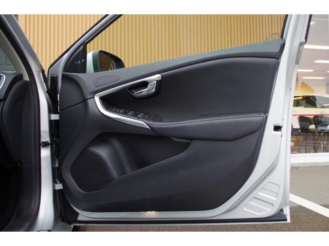 V40 D4 インスクリプション ブラックレザーシート アダプティブクルーズコントロール インテリセーフ harman/kardon パークセンサー ブラインドスポットモニター バックカメラ 純正ナビ ドラレコ ETC シートHI(26枚目)