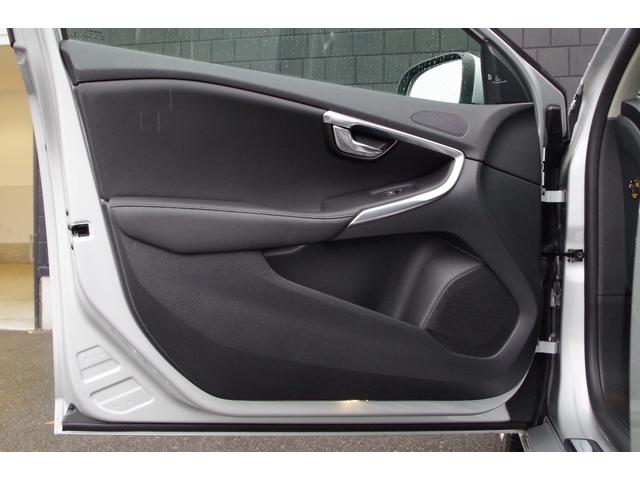 V40 D4 インスクリプション ブラックレザーシート アダプティブクルーズコントロール インテリセーフ harman/kardon パークセンサー ブラインドスポットモニター バックカメラ 純正ナビ ドラレコ ETC シートHI(30枚目)