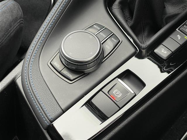 Ｘ１ ｘＤｒｉｖｅ　１８ｄ　Ｍスポーツ　Ｍスポーツ　４ＷＤ　インテリジェントセーフティー　ＬＫＡ　衝突軽減ブレーキ　純正ＨＤＤナビ　ＢＴ　ＵＳＢ　ミュージックサーバー　社外デジタルインナーミラー型ドラレコ　フットオープナー　スペアキー（15枚目）