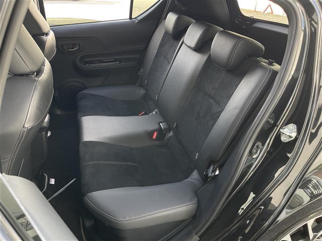 アクア G GRスポーツ・17インチパッケージ GR本革巻きステアリング GRボディーストライプ 純正SDナビ フルセグTV Bluetooth バックカメラ シートヒーター クルーズコントロール ETC Aライト Aハイビーム LKA(26枚目)