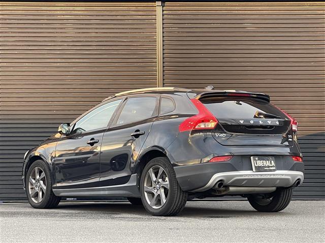 Ｖ４０ クロスカントリー　Ｔ５　ＡＷＤ　ワンオーナー　４ＷＤ　合皮　純正ＨＤＤナビ　バックカメラ　Ｂｌｕｅｔｏｏｔｈ　パワーシート　シートヒーター　コーナーセンサー　レーンキープアシスト　パークアシストパイロット　コーナーセンサー　ドラレコ（3枚目）